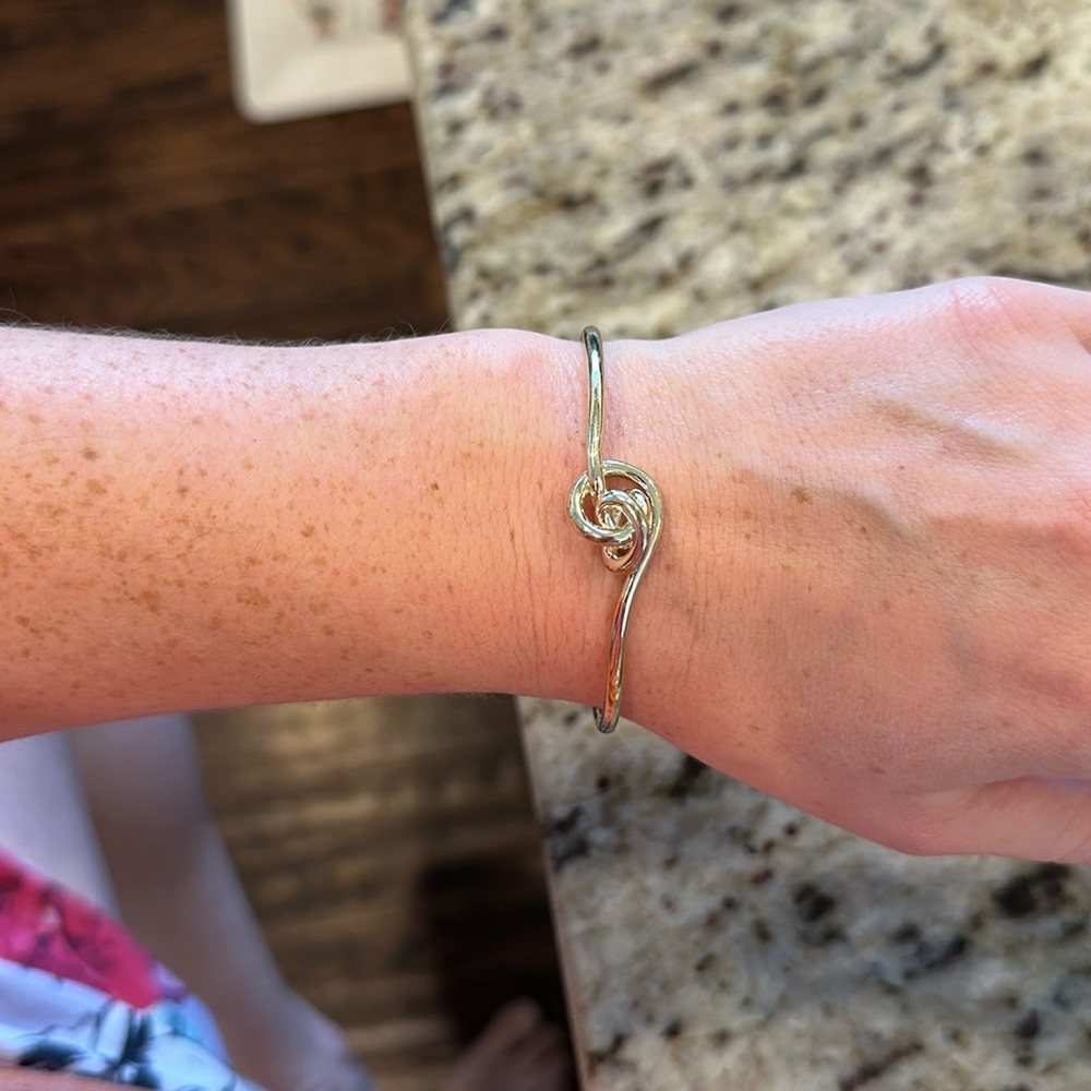 Kendra Scott knot bracelet